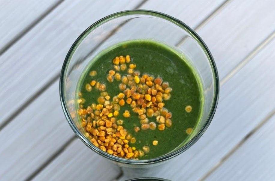 Our Go-To Anti-Inflammatory Smoothie That Will Help Heal You From The Inside Out